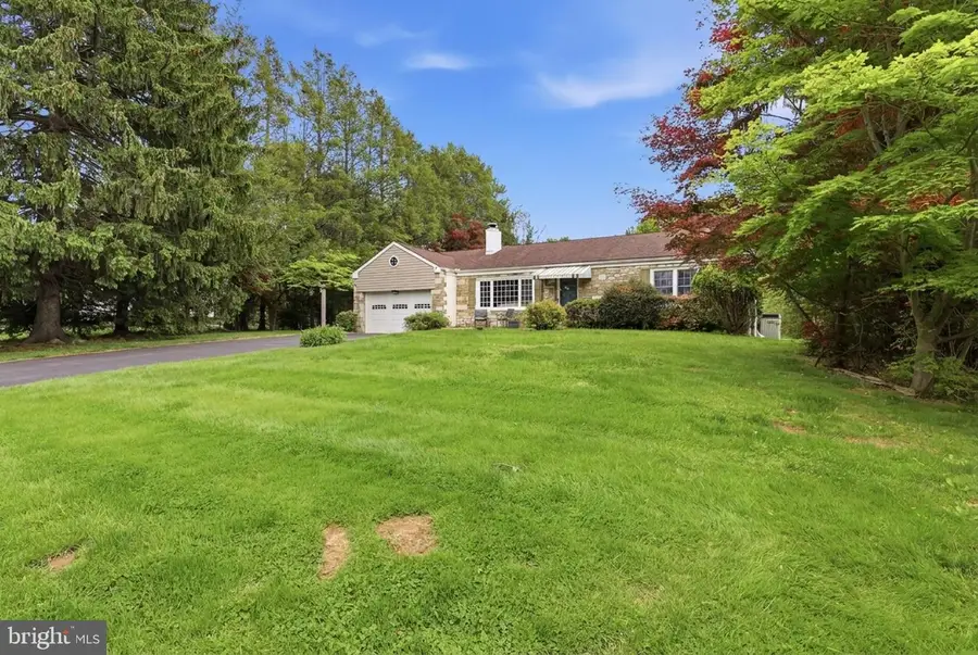 162 Valley Dr, Southampton, PA 18966 - #3