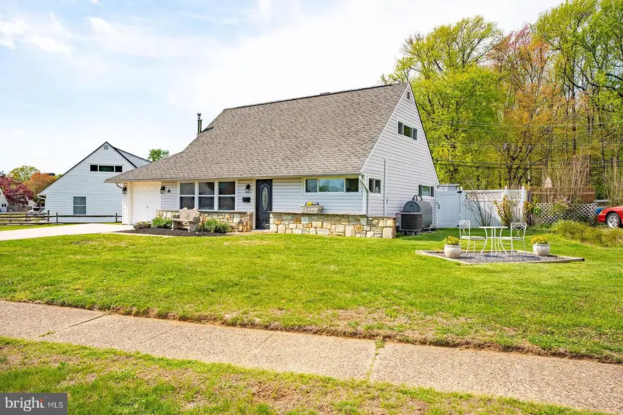 25 Cobalt Ridge Dr N, Levittown, PA 19057 - #2