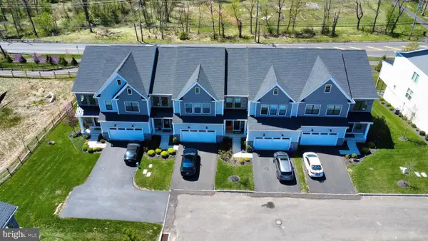 65 Tradesville Dr, DOYLESTOWN, PA 18901