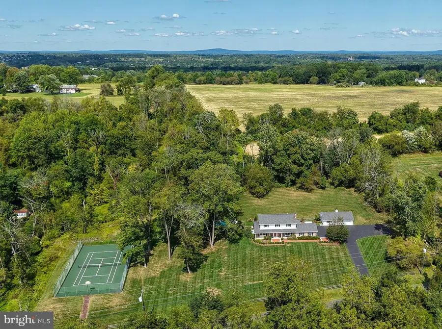 5595 Ridgeview Dr, Doylestown, PA 18902 - #2