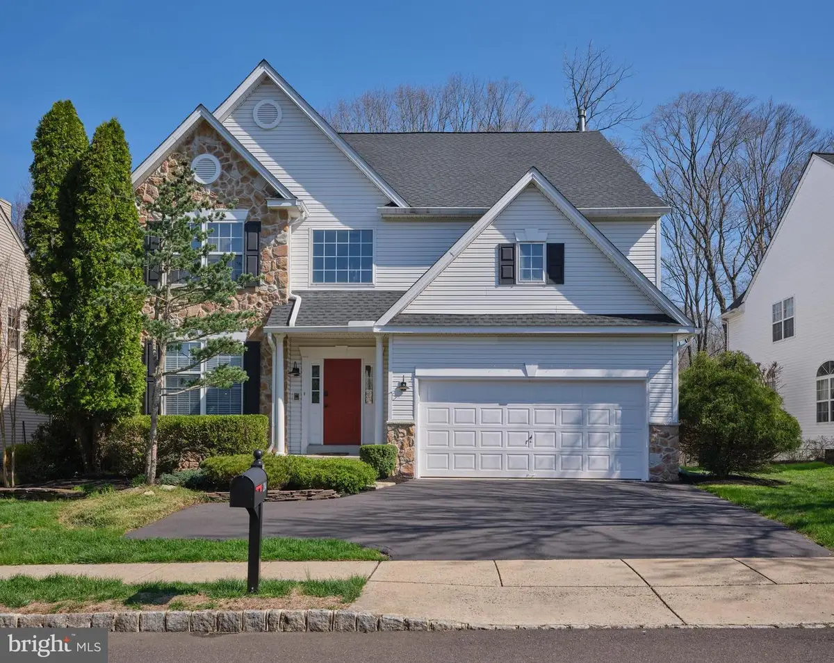 204 Riverwoods Dr, New Hope, PA 18938 - #1