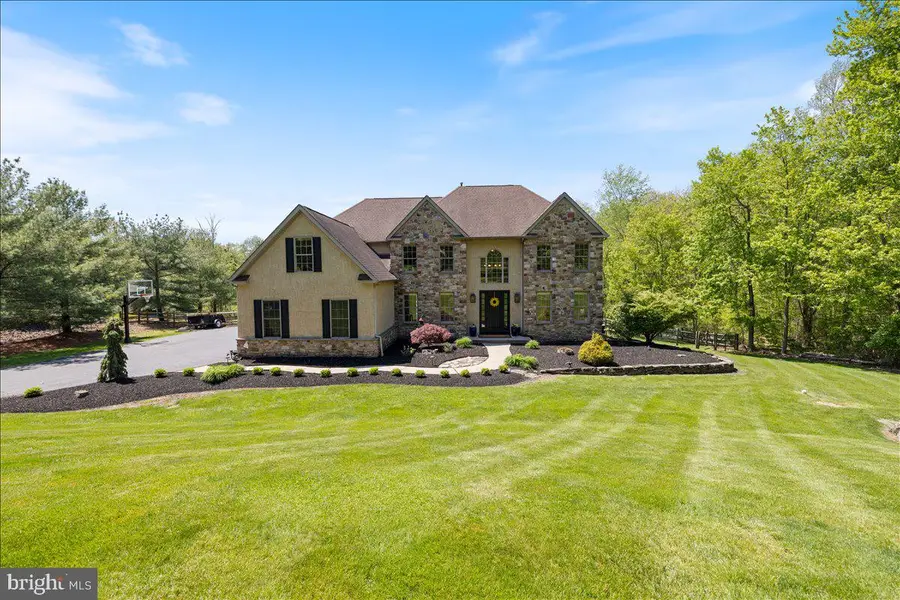 104 Pickwick Dr, Doylestown, PA 18901 - #2