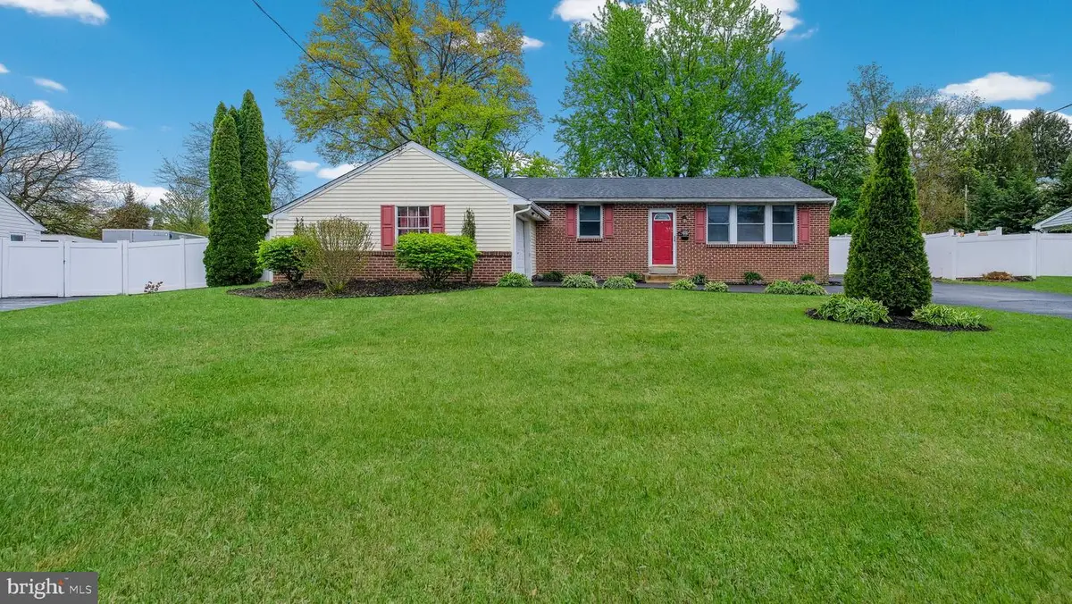 717 Longstreth Rd, Warminster, PA 18974 - #1