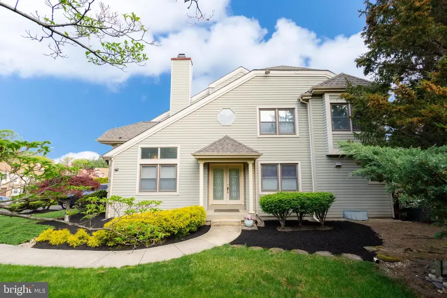 6 Bellwood Dr, Feasterville Trevose, PA 19053 - #2