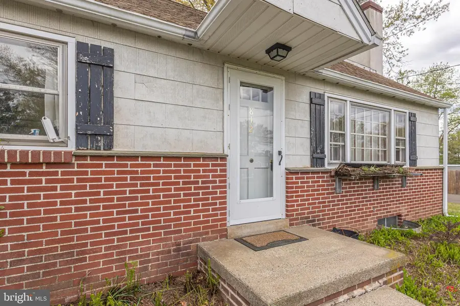 812 E Walnut St, Perkasie, PA 18944 - #2