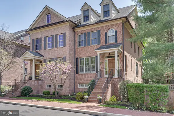 10 Dunham Ln, NEWTOWN, PA 18940