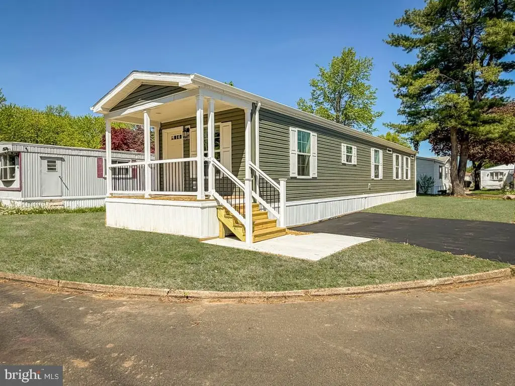 3201 Claysburg Dr, Morrisville, PA 19067 - #1