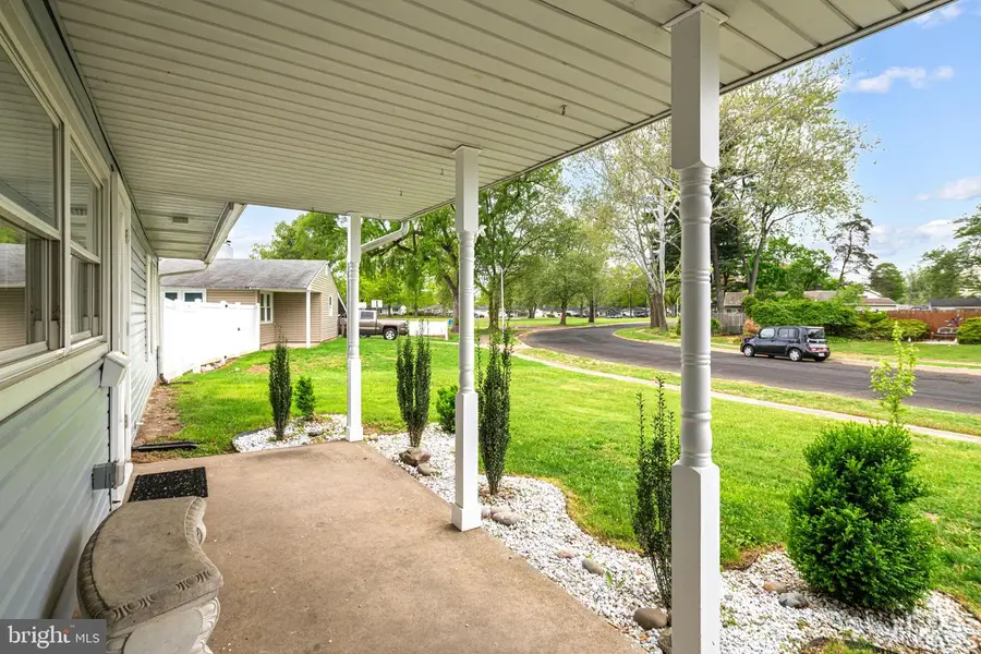 191 Crabtree Dr, Levittown, PA 19055 - #2