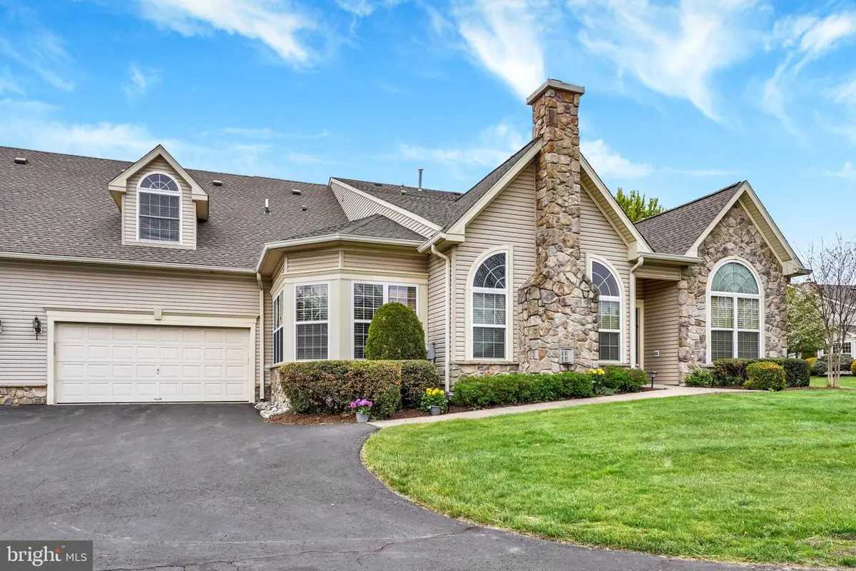 203 Fairway Dr, Warminster, PA 18974 - #1