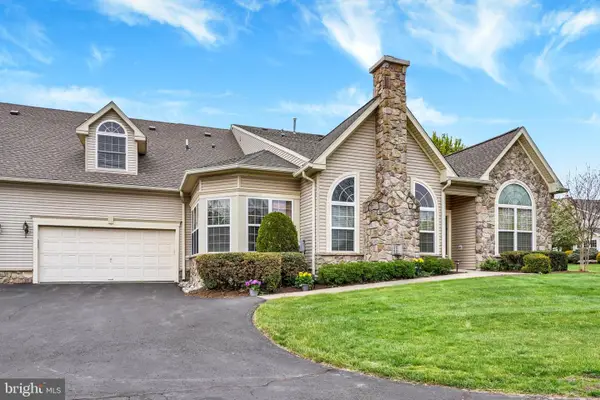 203 Fairway Dr, WARMINSTER, PA 18974