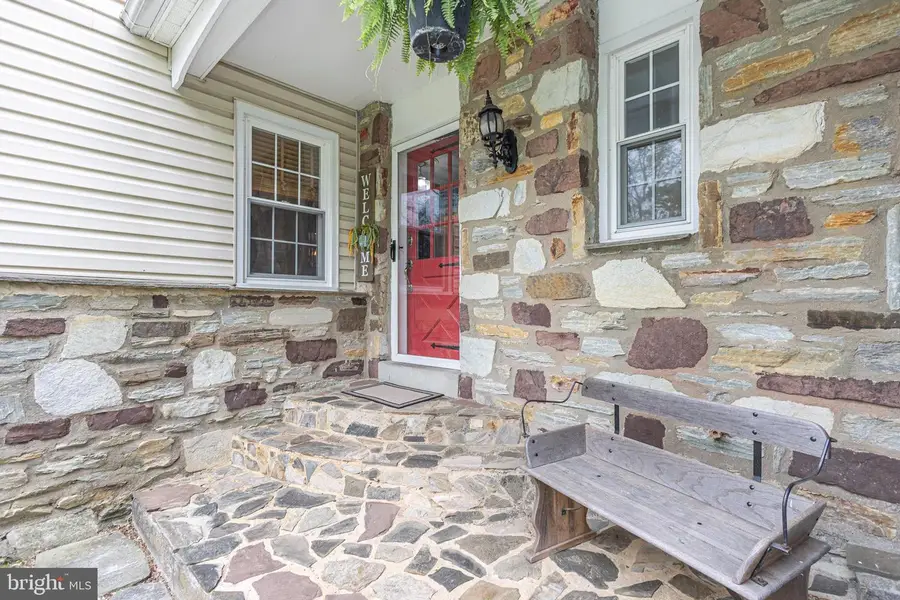 71 Oak Dr, Doylestown, PA 18901 - #2