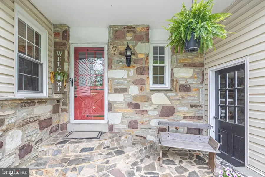 71 Oak Dr, Doylestown, PA 18901 - #3