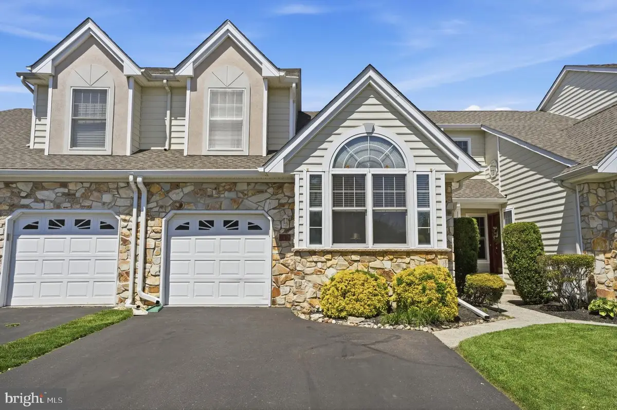 142 Grandview Dr, Warminster, PA 18974 - #1