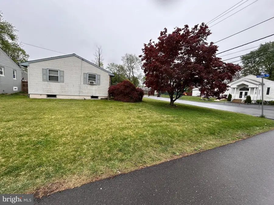 5700 Plymouth Ave, Bristol, PA 19007 - #2