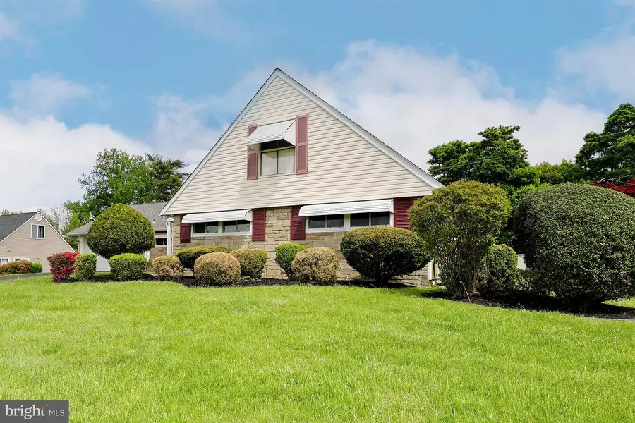 54 Red Berry Rd, Levittown, PA 19056 - #3
