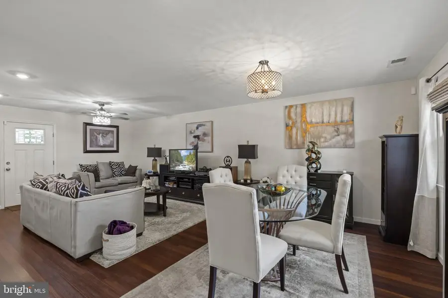802 Rennard Ln, Morrisville, PA 19067 - #3