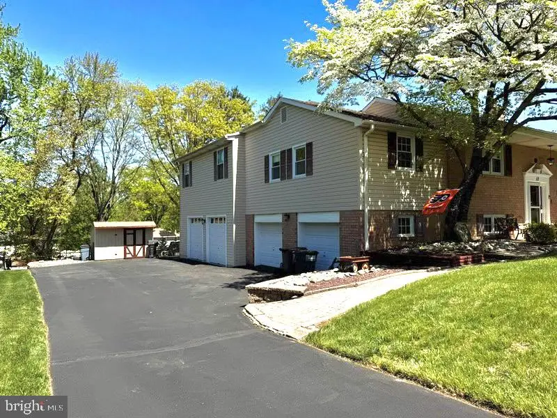 69 Christopher Dr, Holland, PA 18966 - #2