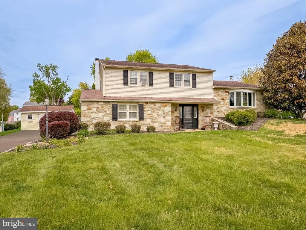 21 E Rotterdam Rd, Holland, PA 18966 - #1