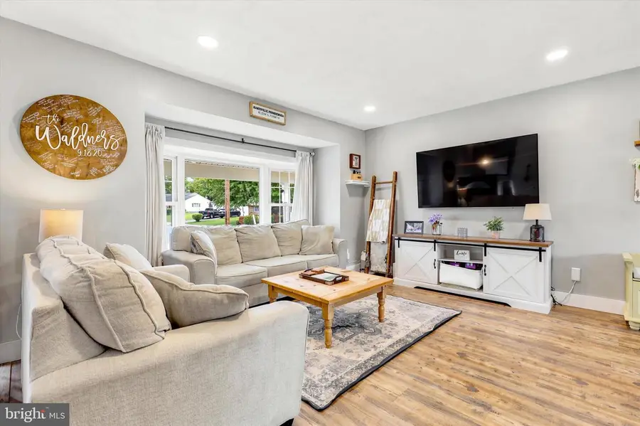 1204 Lynda Ln, Warminster, PA 18974 - #3
