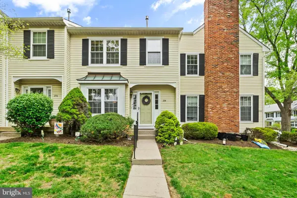 204 Liberty Dr, LANGHORNE, PA 19047