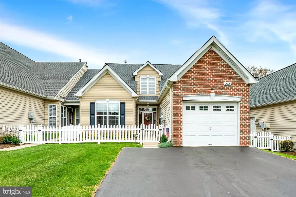 202 Dorchester Dr, Sellersville, PA 18960 - #1