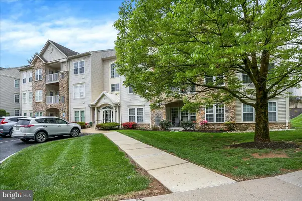 100 Evodia Cir #304, WARRINGTON, PA 18976