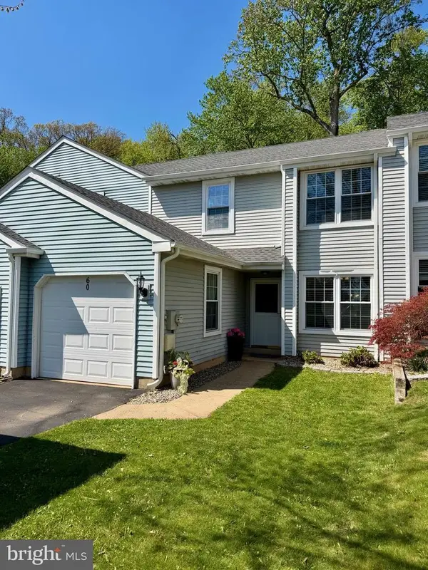 60 Carousel Cir, NEW BRITAIN, PA 18901