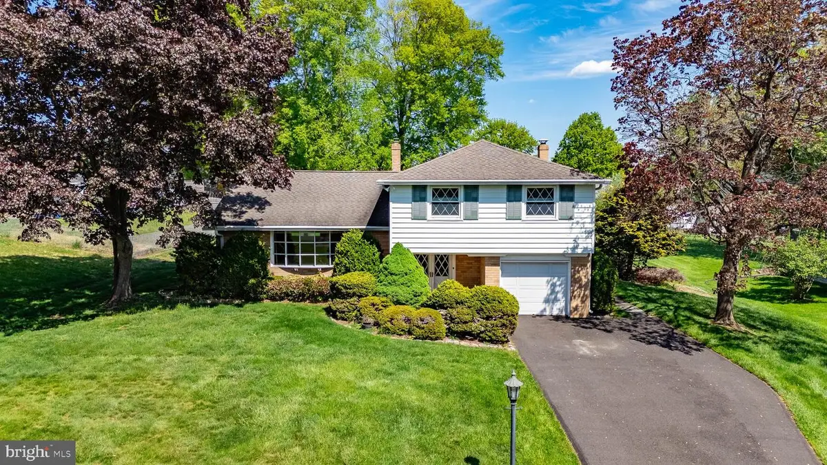 180 E Rambler Dr, Holland, PA 18966 - #1