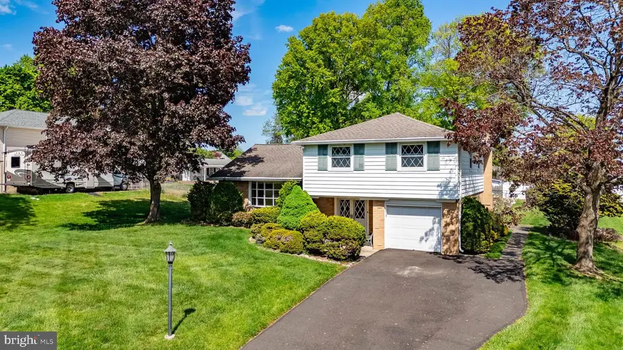 180 E Rambler Dr, Southampton, PA 18966 - #2