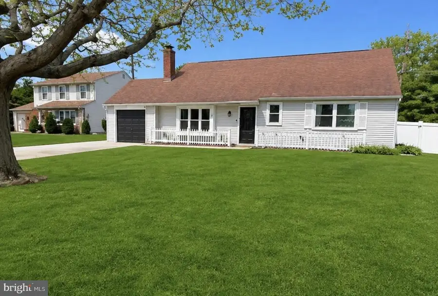 609 S Queen Anne Dr, Fairless Hills, PA 19030 - #2