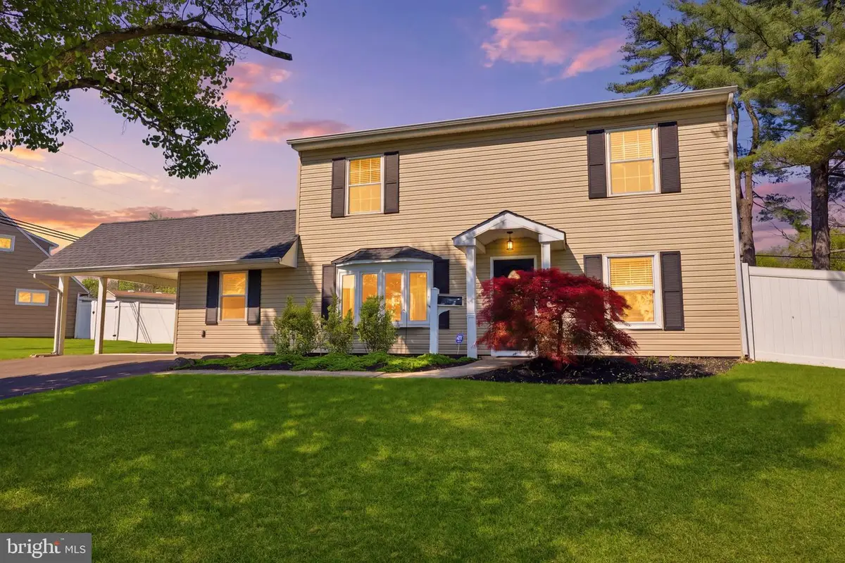 2 Pumpkin Hill Rd, Levittown, PA 19056 - #1