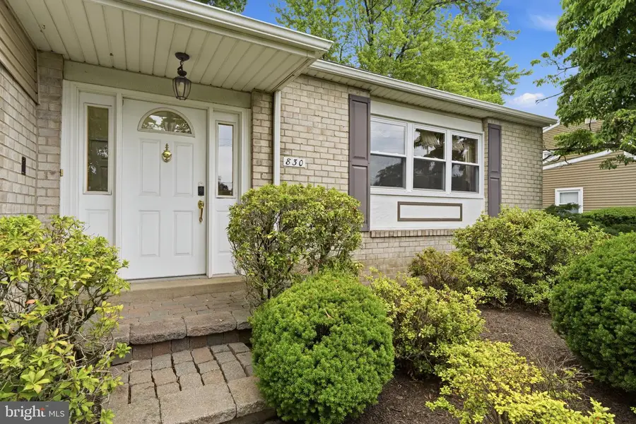 830 Davisville Rd, Warminster, PA 18974 - #2