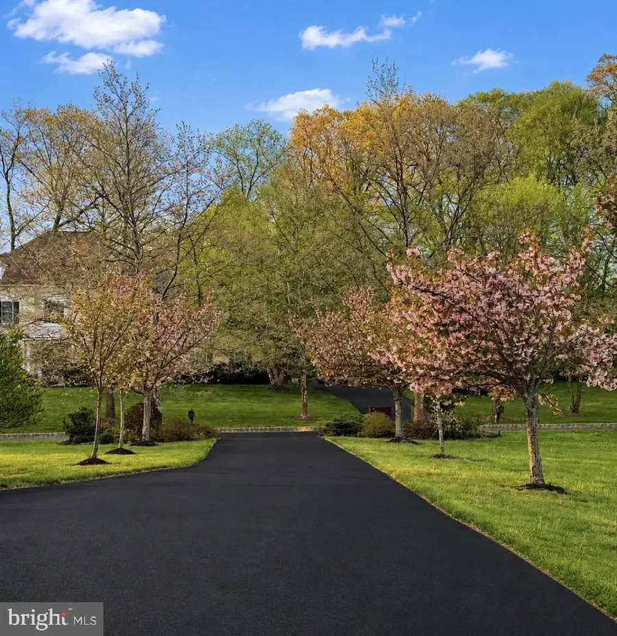 104 Meadowview Dr, New Hope, PA 18938 - #2