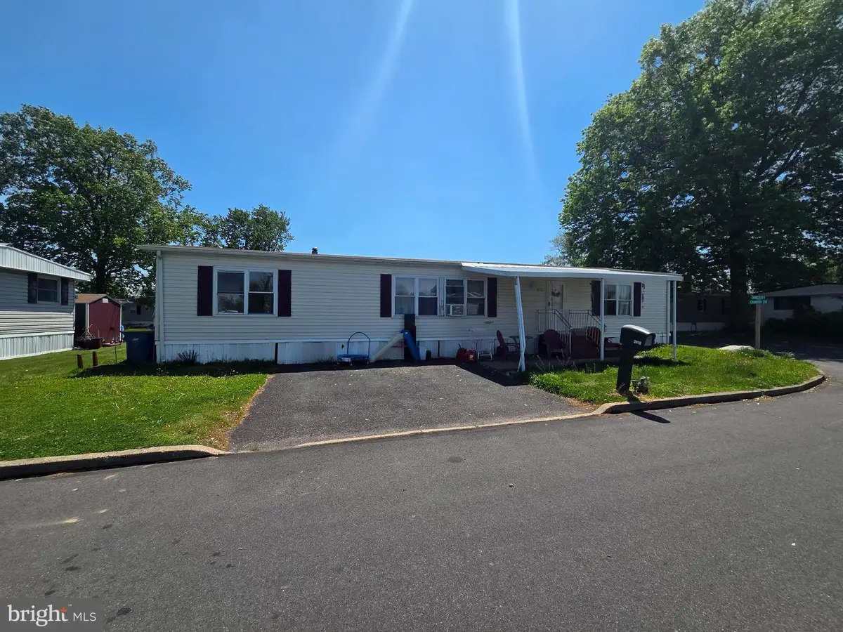 3072 Chandler Dr, Morrisville, PA 19067 - #1