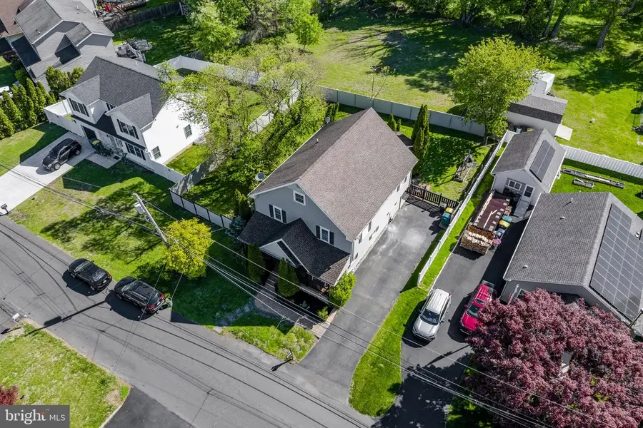131 N Hawthorne Ave, Langhorne, PA 19047 - #2