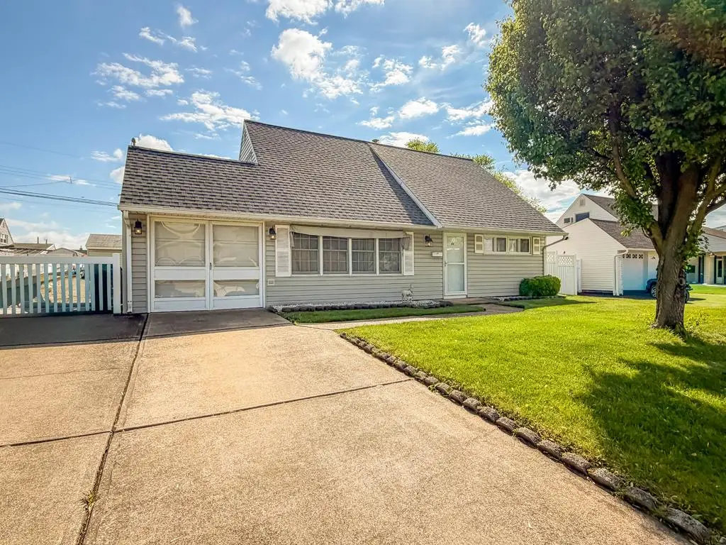 44 Cotton Rd, Levittown, PA 19057 - #1