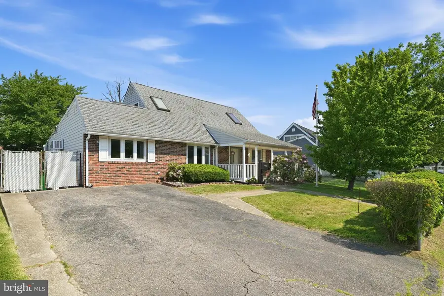 9 Violet, Levittown, PA 19057 - #2