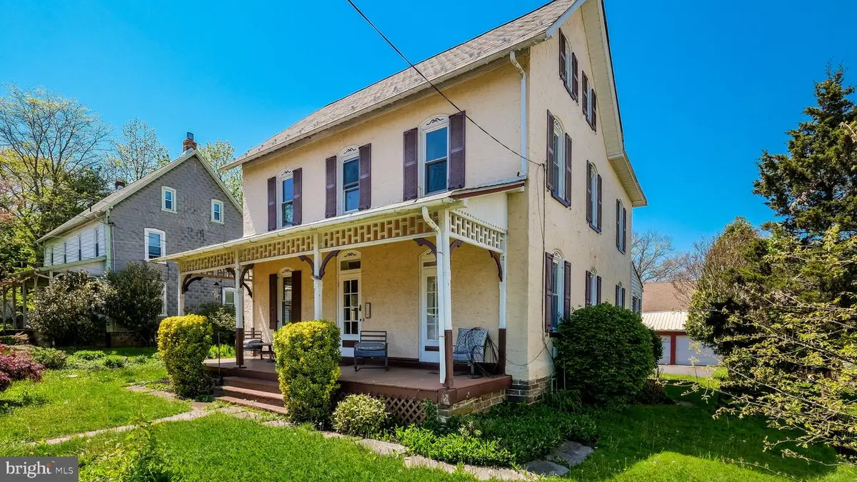 139 W Main St, Silverdale, PA 18962 - #1