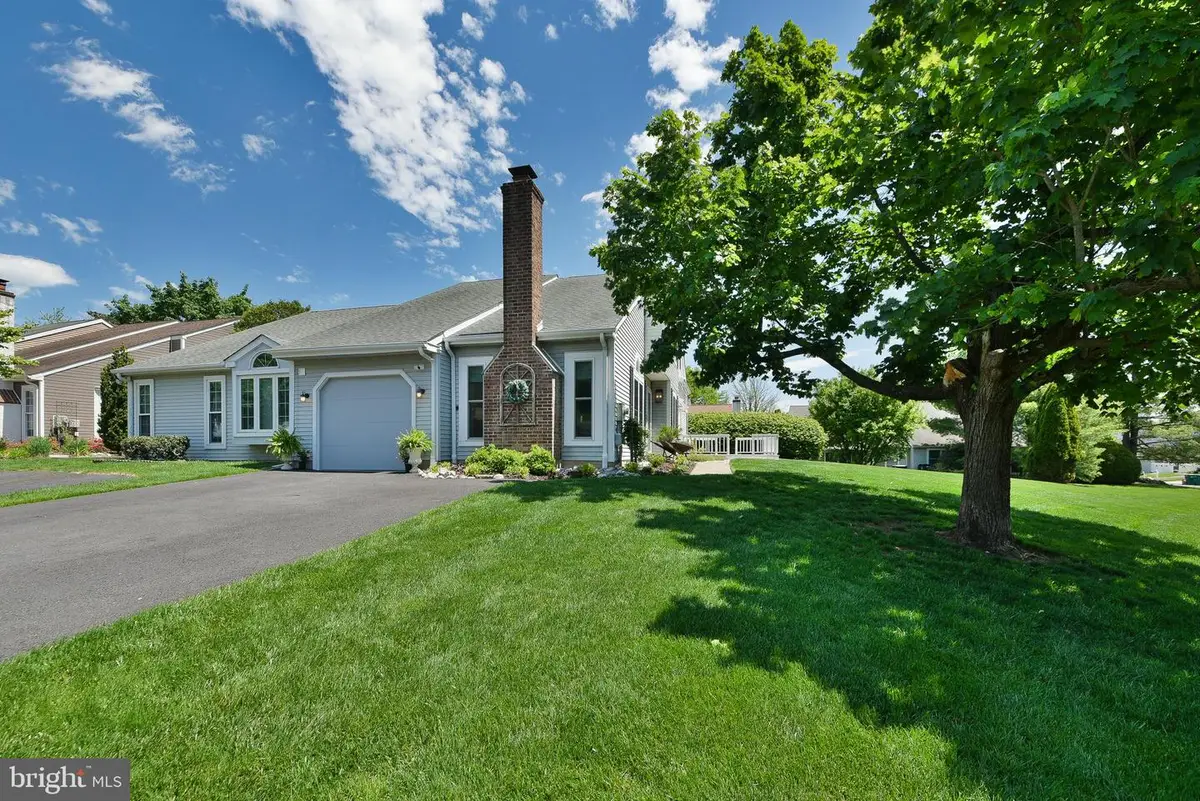 172 Meadowview Ct, Langhorne, PA 19047 - #1