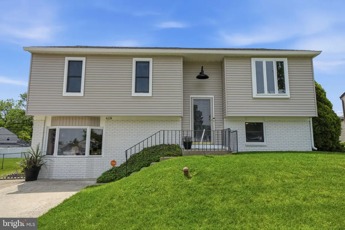 618 S Oxford Valley Rd, Fairless Hills, PA 19030 - #1