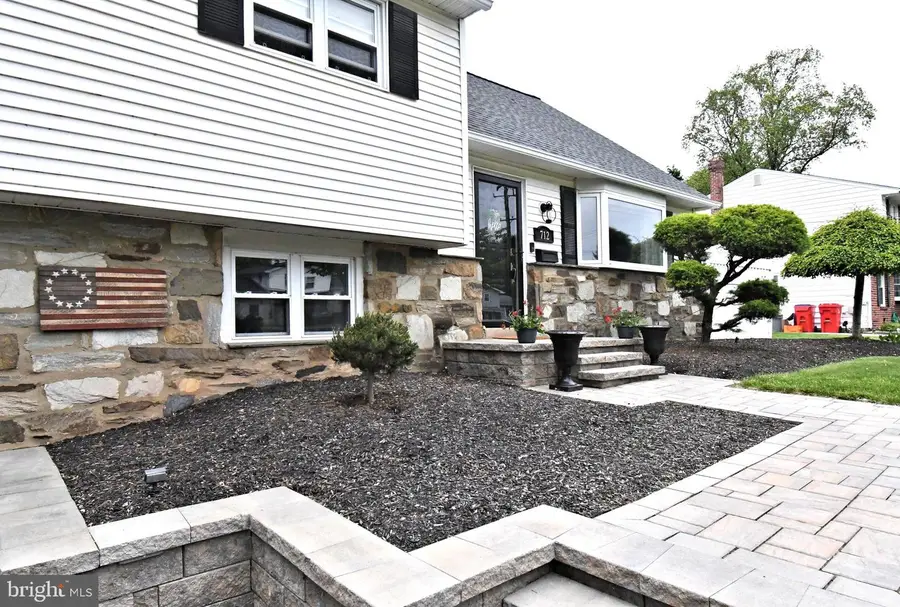 712 Ivyland Rd, Warminster, PA 18974 - #3