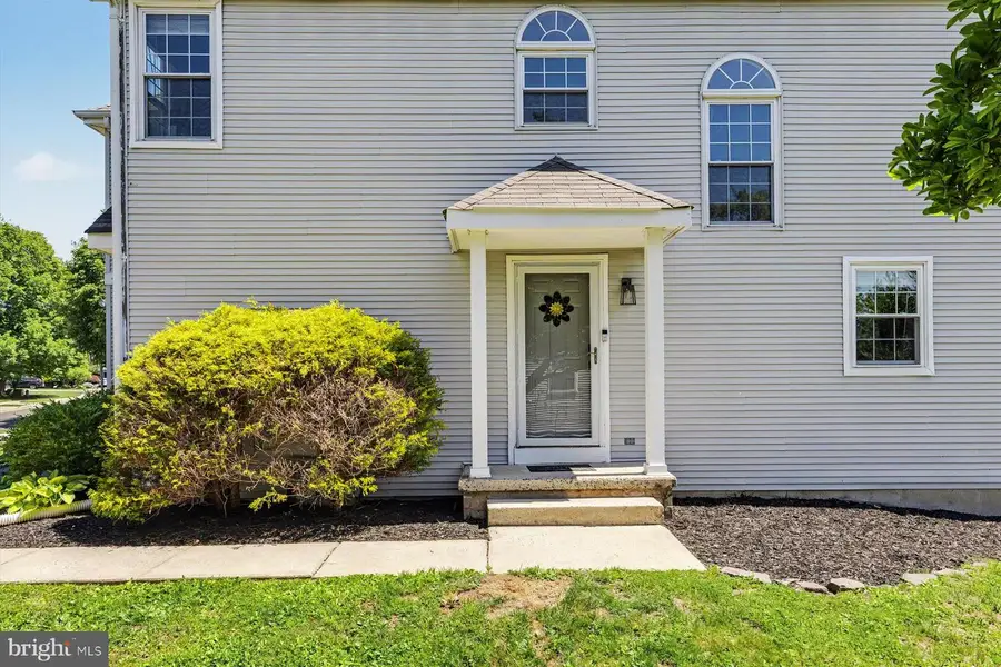 34 Yorkshire Dr, Newtown, PA 18940 - #3