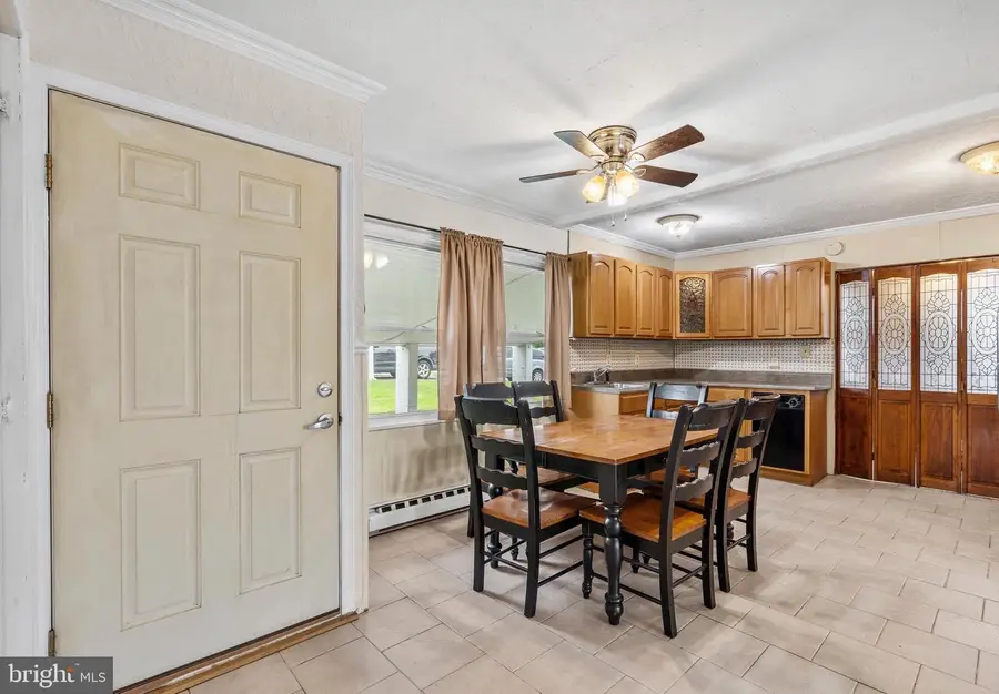 31 Gentle Rd, Levittown, PA 19057 - #2