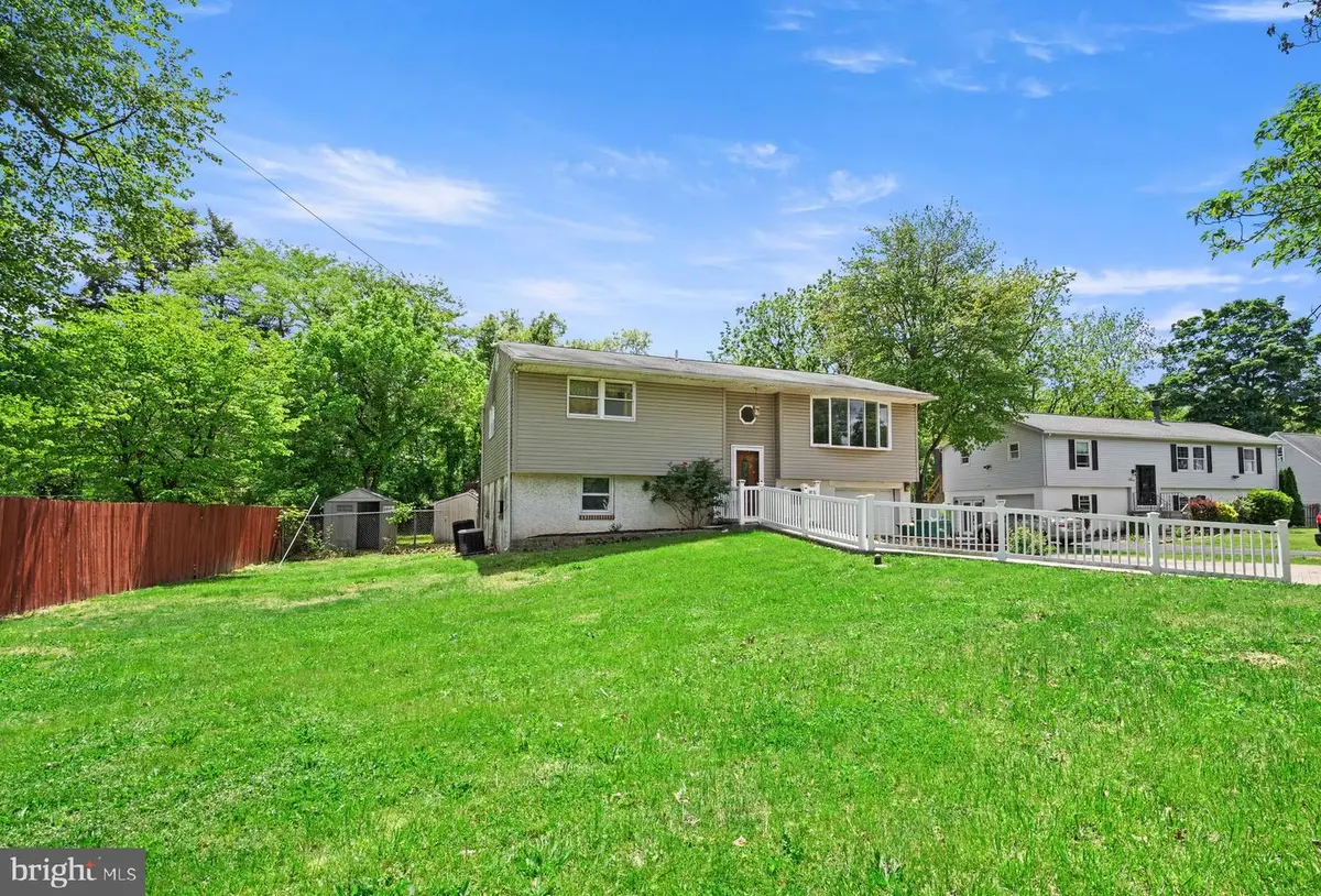 6998 Headley Ct, Levittown, PA 19057 - #1