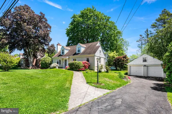 105 Village Dr, FEASTERVILLE TREVOSE, PA 19053