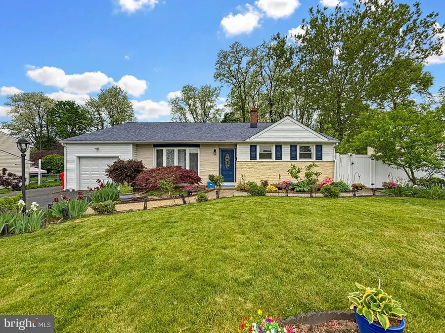 254 Allen Ln, Warminster, PA 18974 - #2