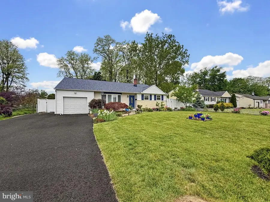 254 Allen Ln, Warminster, PA 18974 - #3