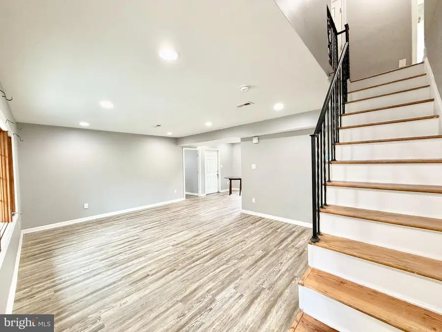 71 Kingapple Ln, Levittown, PA 19055 - #3