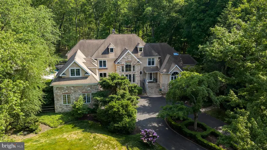 5 Glen Eagles Dr, New Hope, PA 18938 - #2