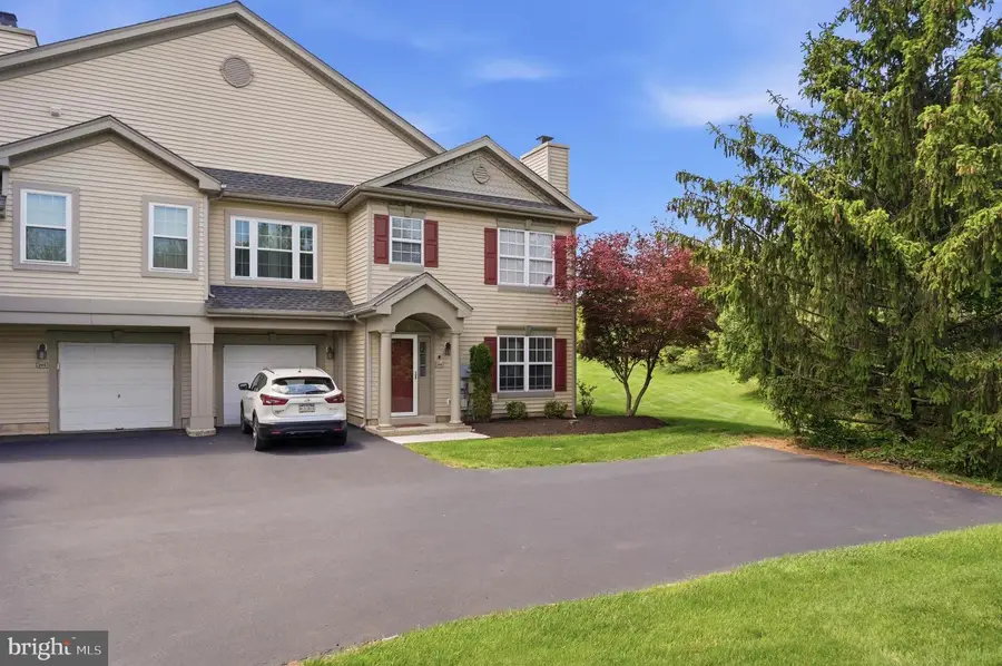 208 Monarch Ct #294, Warwick, PA 18974 - #2
